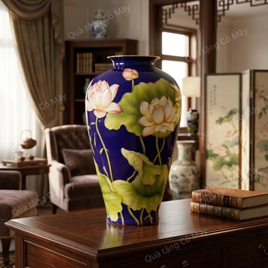 Bình hoa Minh Long 40 cm - Sen Khắc nổi nền Cobalt