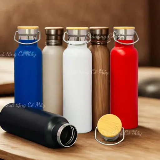 Bình Giữ Nhiệt Quai Thép Nắp Gỗ 580ml In Logo Doanh Nghiệp